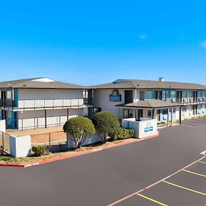 Days Inn By Wyndham Wichita Falls
